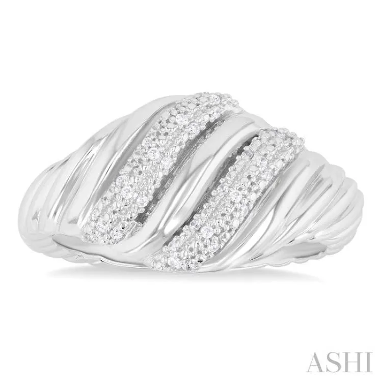 1/10 Ctw Bold Silver Twisted Rib Round Cut Diamond Bold Fashion Band in Sterling Silver