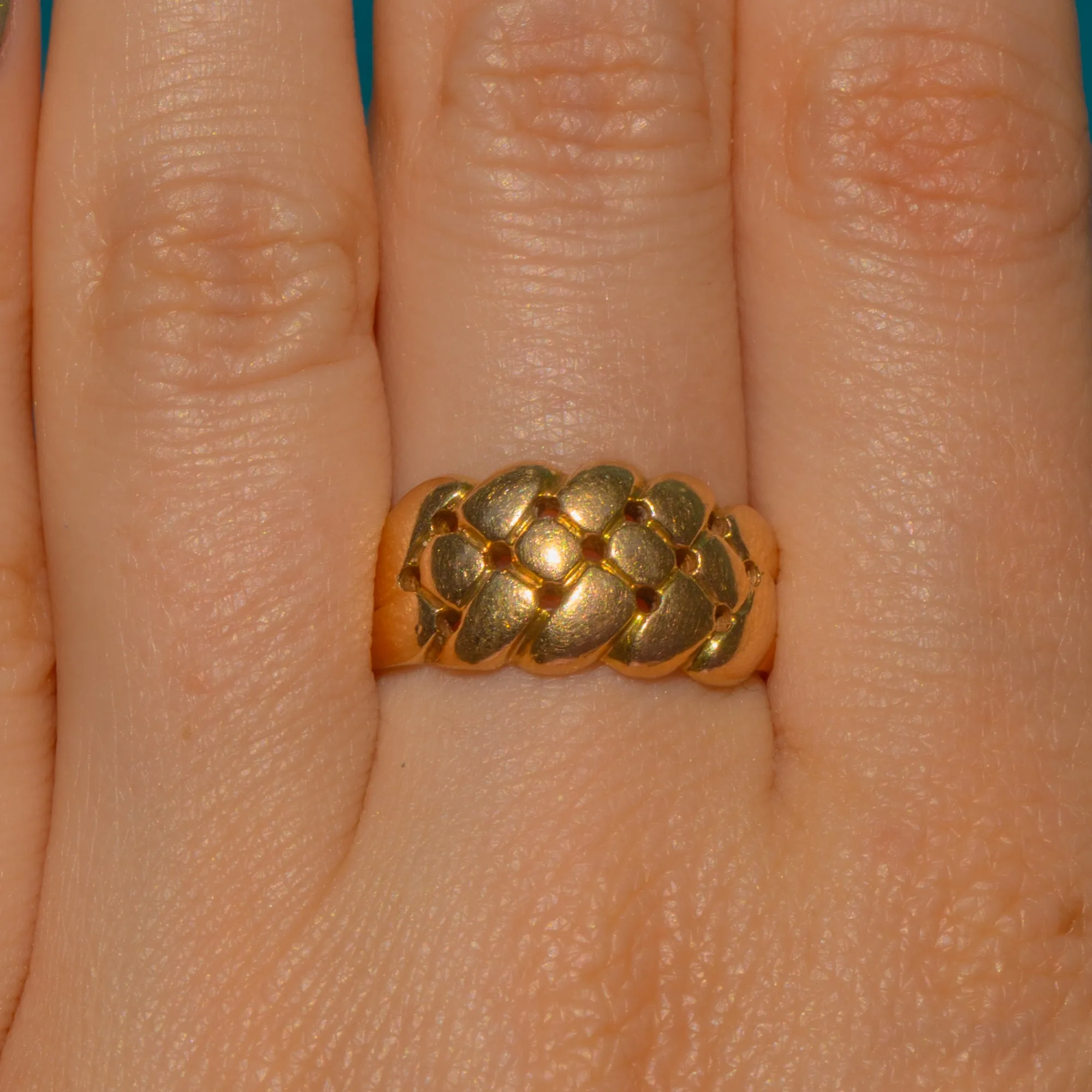 Antique 18ct Gold Keeper Ring, 7g