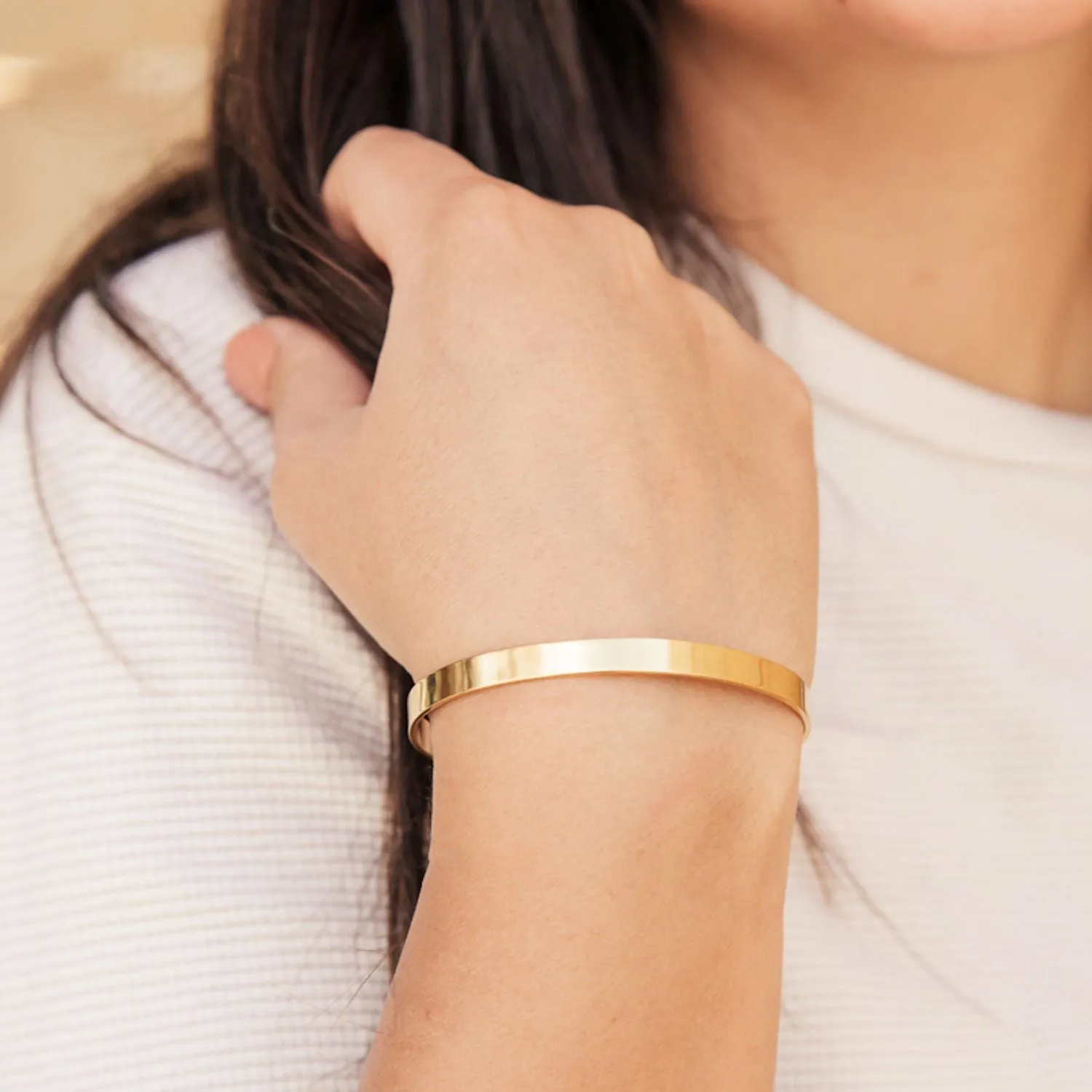 Best Mom Bracelet - Gold Thin Engraved Bangle - Personalized Gift