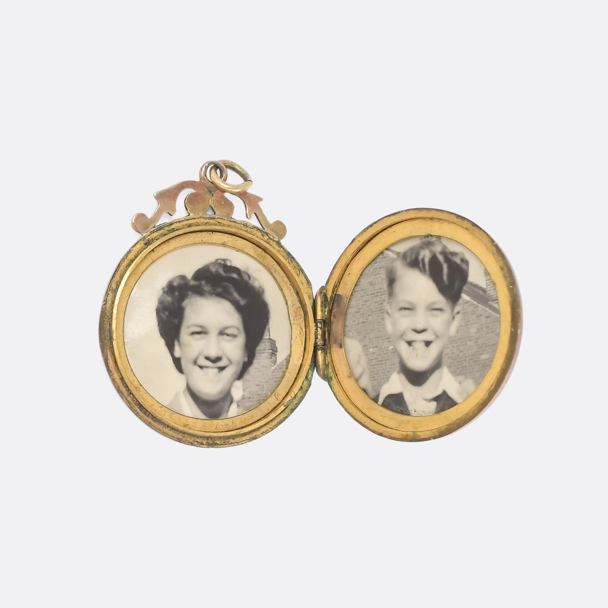 Late Victorian Chased Round Locket