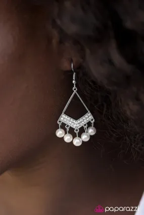 Paparazzi Earring ~ The GLAM Prize Winner - White