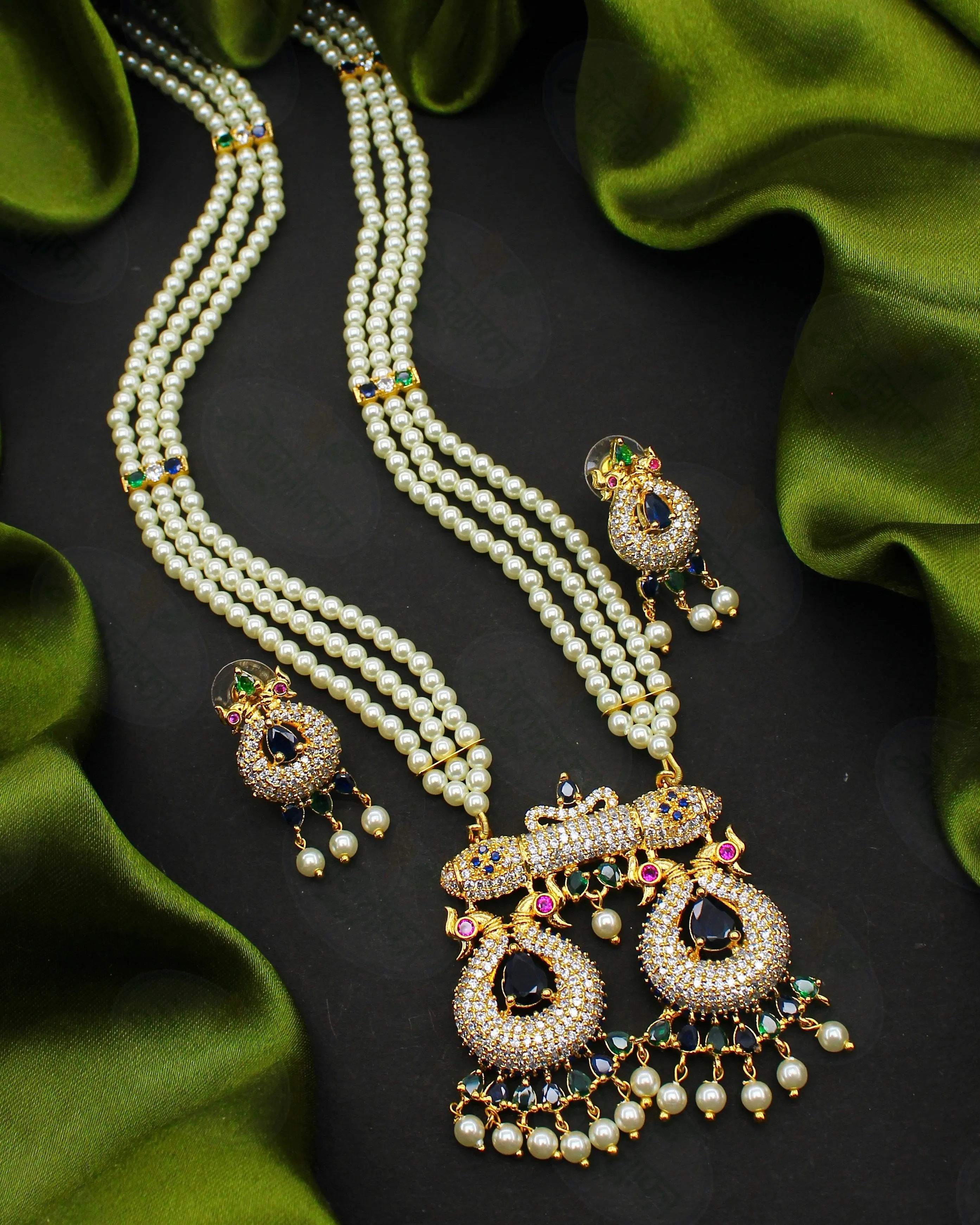 STYLISED GLAM PEARL NECKLACE