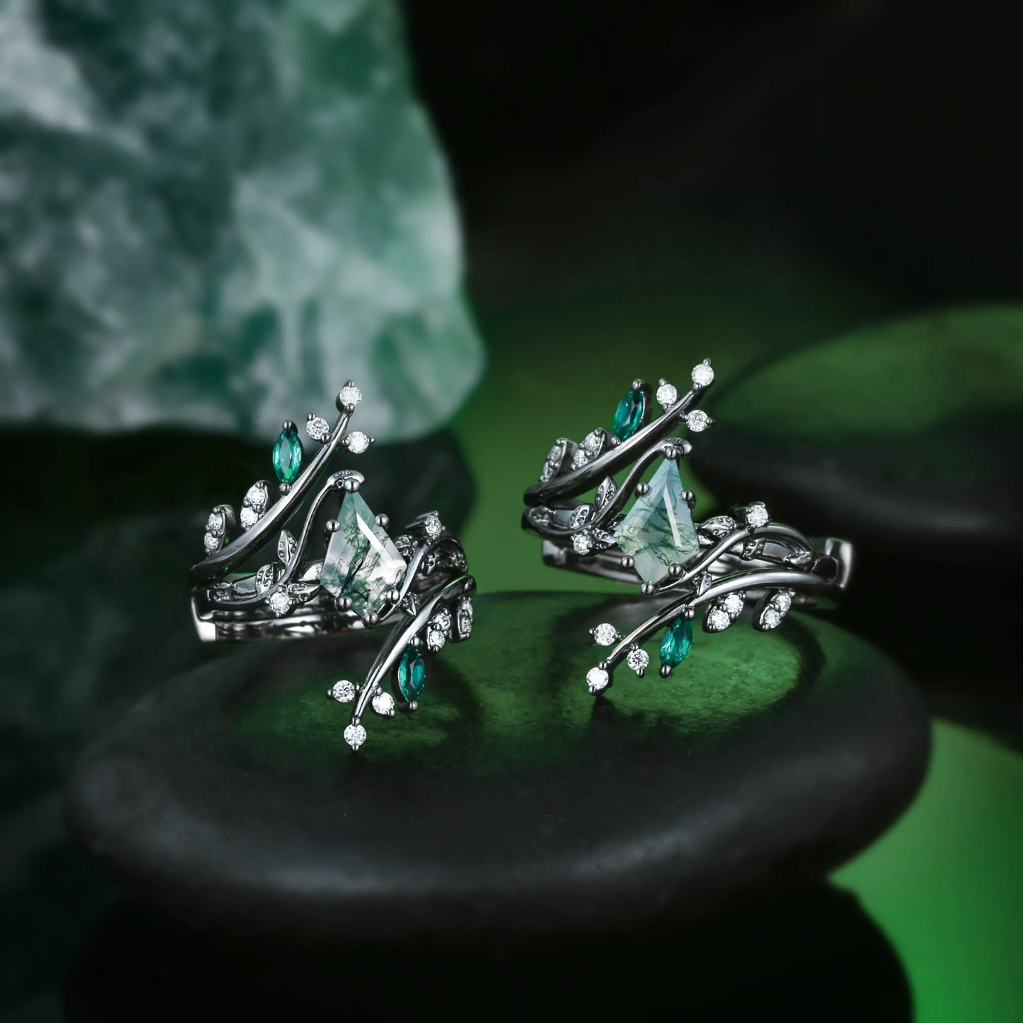 Unique Kite Cut Moss Agate & Emerald Cage Leafy Engagement Ring Sets 2pcs - Knight