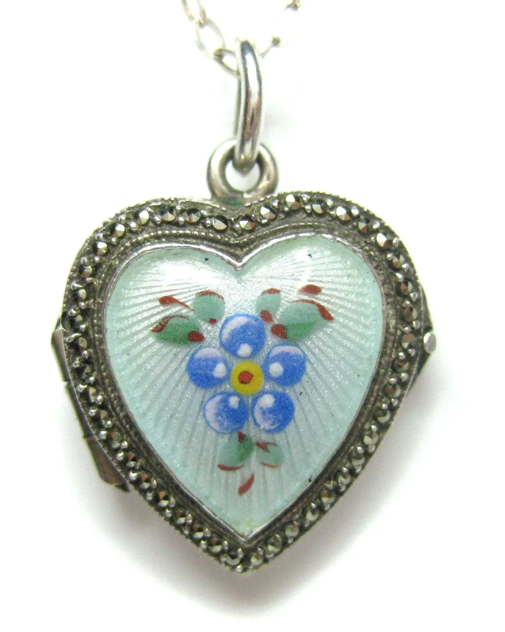 Vintage 1940s Heart Locket